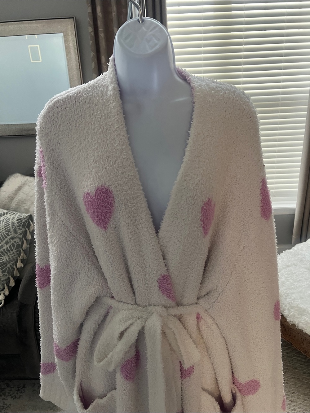 Skims Cozy Heart Plush Robe in Cream with Pink Hearts - Picture 2 of 9